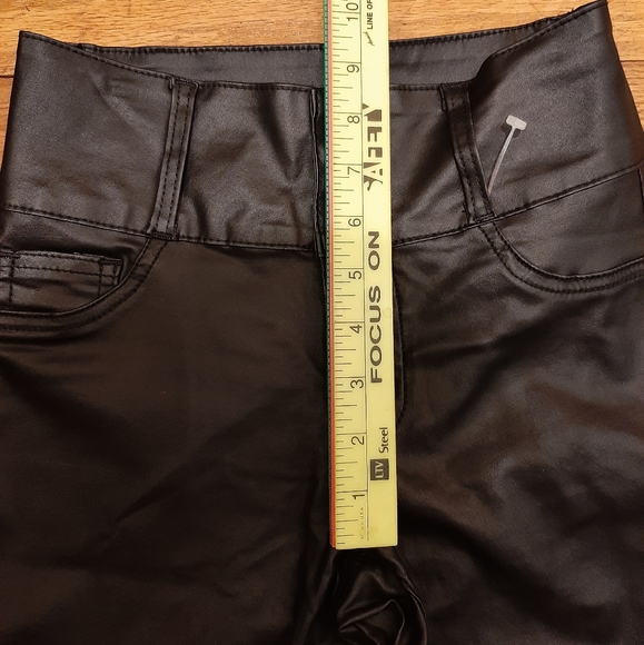 Fashion Nova faux leather pants - Picture 11 of 11